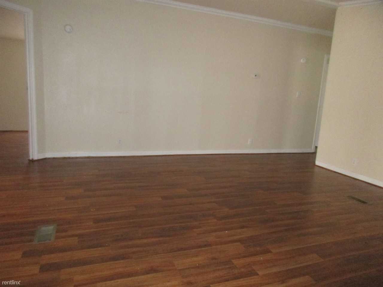 8292 US-190 - Photo 2 of 10