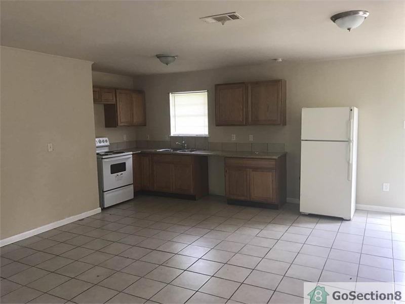 205 Wilson St - Photo 2 of 6