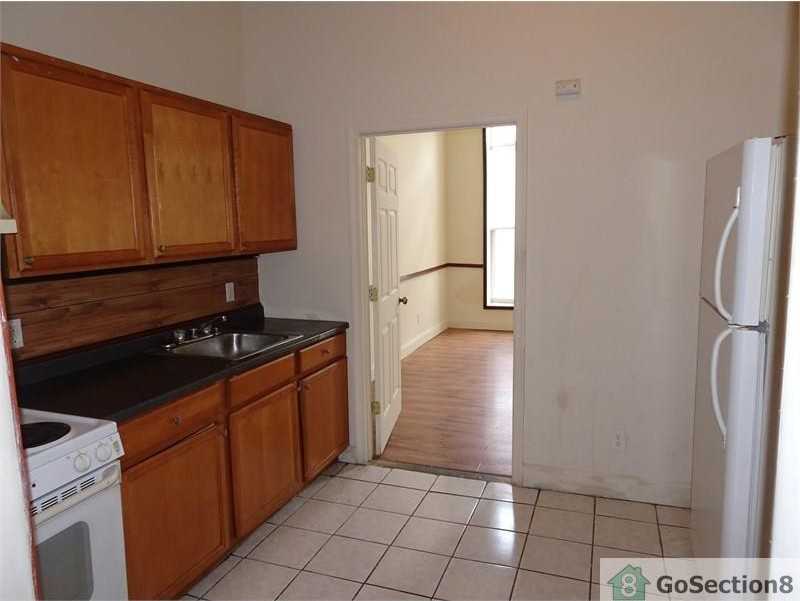 1841 W Lexington St #1 - Photo 2 of 9