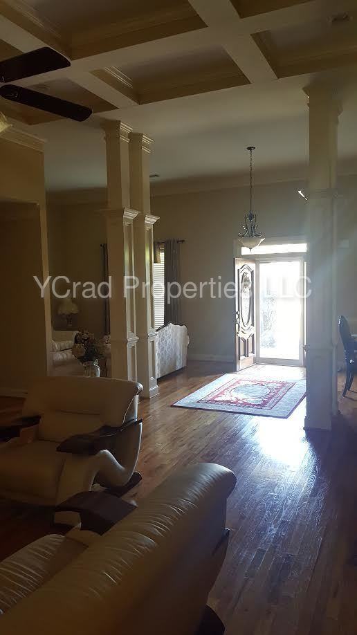 2607 Misty Rose Ln - Photo 2 of 18