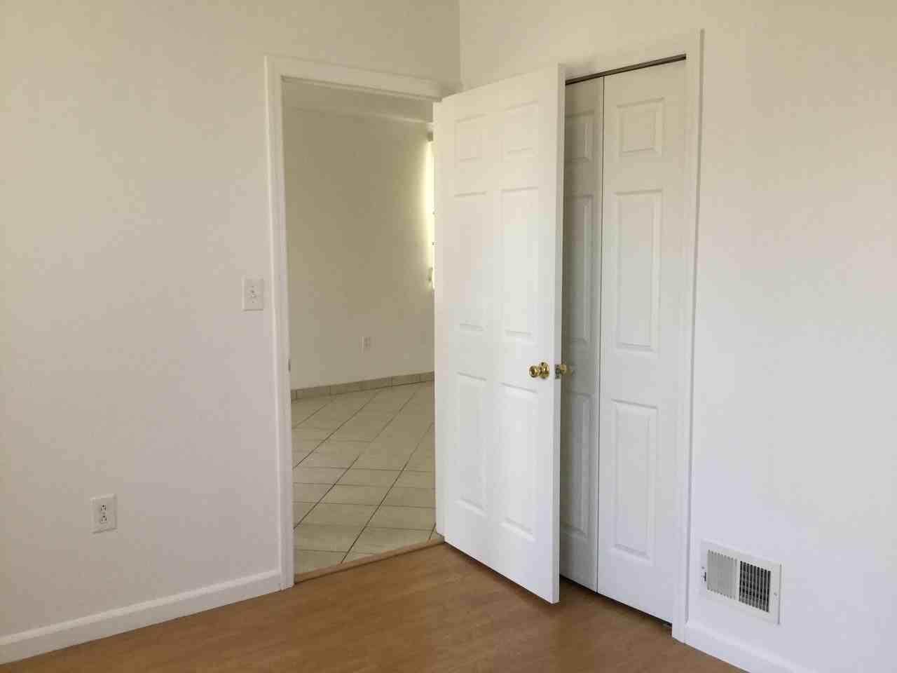 627 John F. Kennedy Blvd - Photo 3 of 10