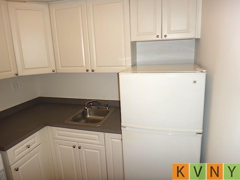 162 E 89th St - Photo 2 of 4