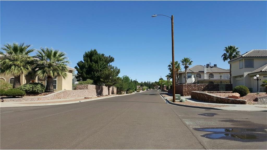 2046 Paseo Del Prado Dr - Photo 3 of 48