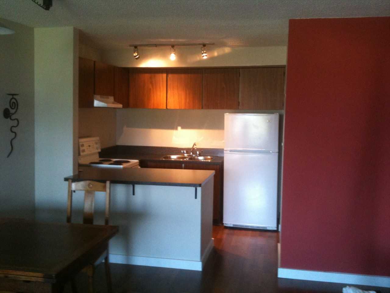 W 6th Ave & Maple St #303