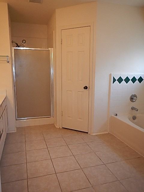 5009 James Loop - Photo 3 of 4