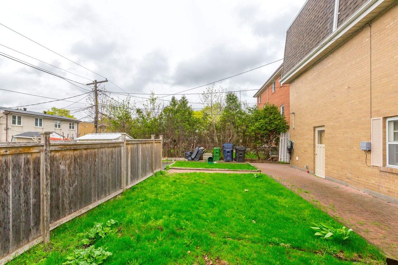 1 Camperdown Ave - Photo 3 of 20