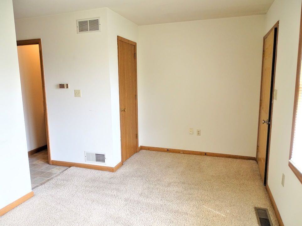 1029 Kevin Ln - Photo 2 of 16