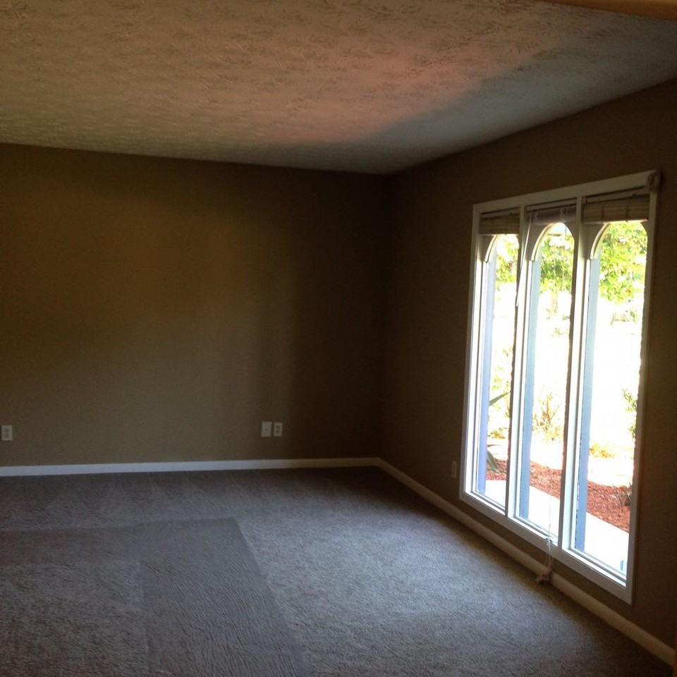 3452 Hoover Ln - Photo 3 of 13