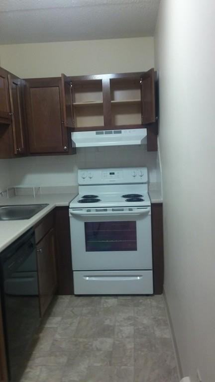 534 Salem St #18 - Photo 3 of 12