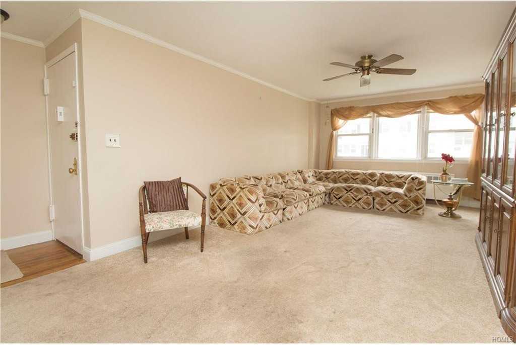 1 Avon Cir #A - Photo 2 of 12