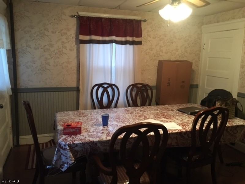 60 Dixon Ave - Photo 2 of 12