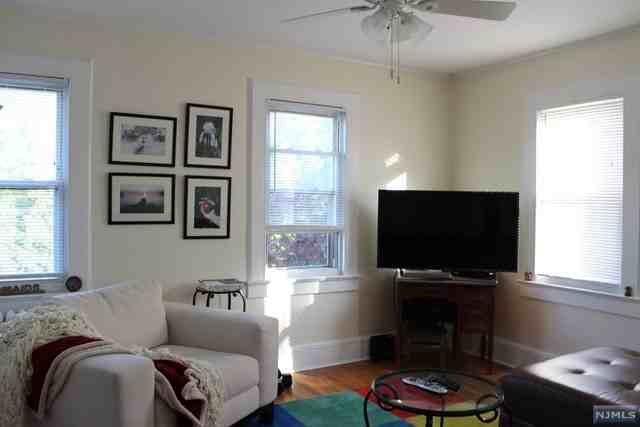 404 S Maple Ave - Photo 3 of 13