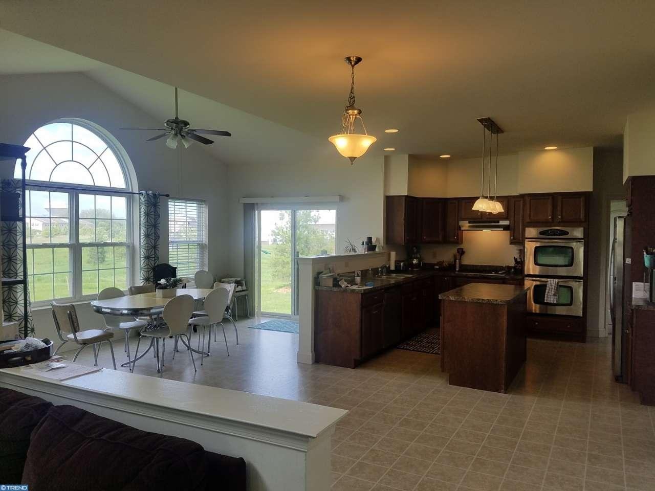 1074 Grayson Dr - Photo 3 of 8