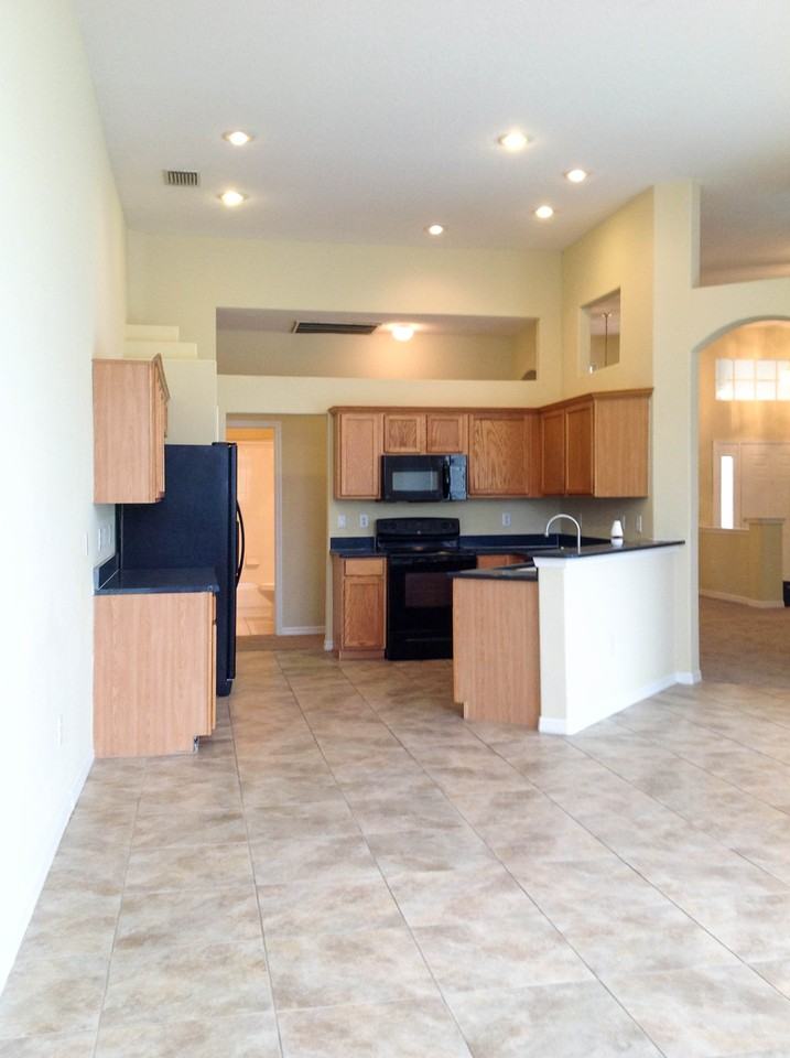 1507 Yardley Dr - Photo 2 of 8