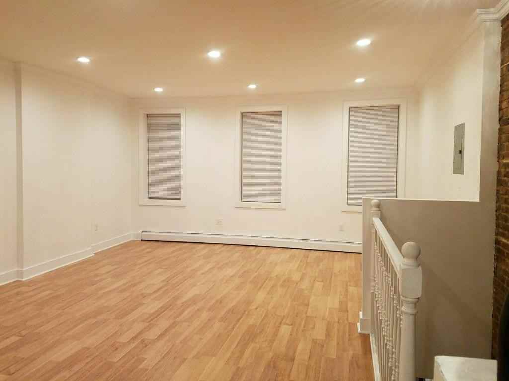 1915 Albany Ave 2 - Photo 3 of 8