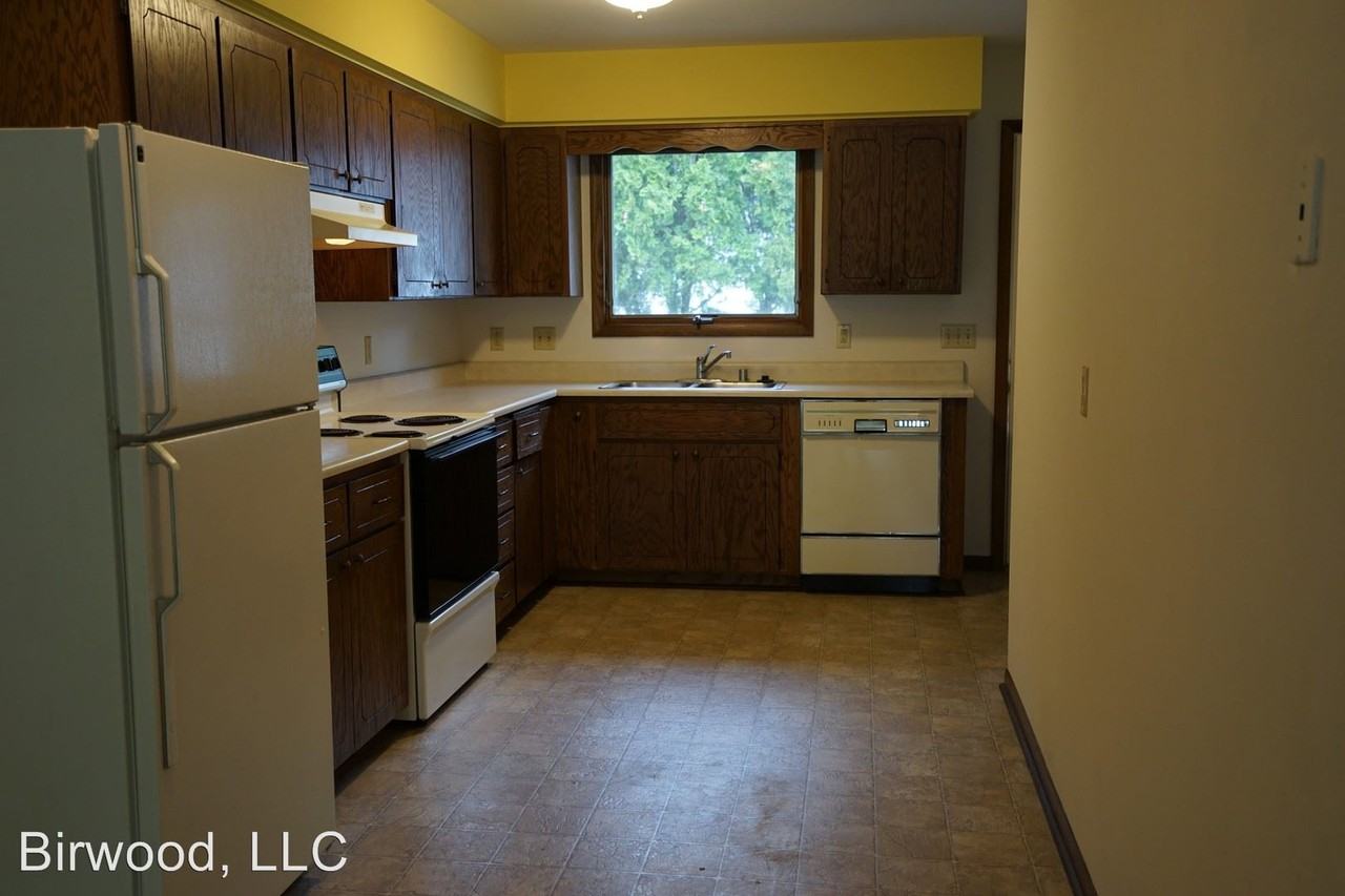 192-94 Walnut St. - Photo 2 of 7