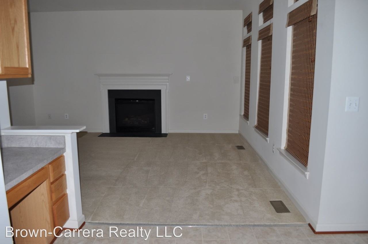 14 Potterfield Dr - Photo 3 of 9