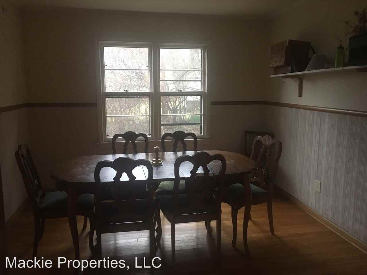 916 S Mitchell St - Photo 3 of 9