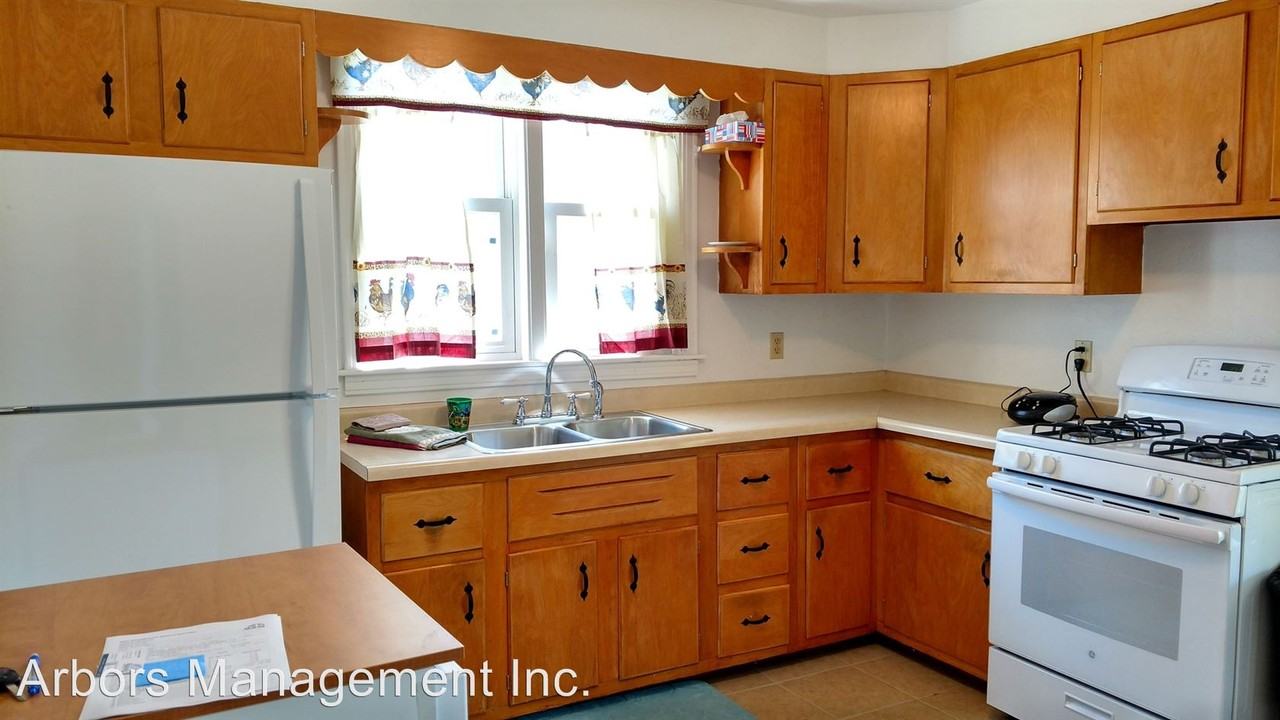 505 10th St - Photo 2 of 19