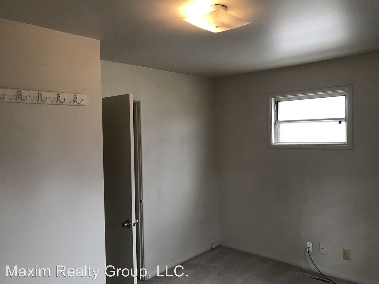 541 S 70th St - Photo 3 of 11