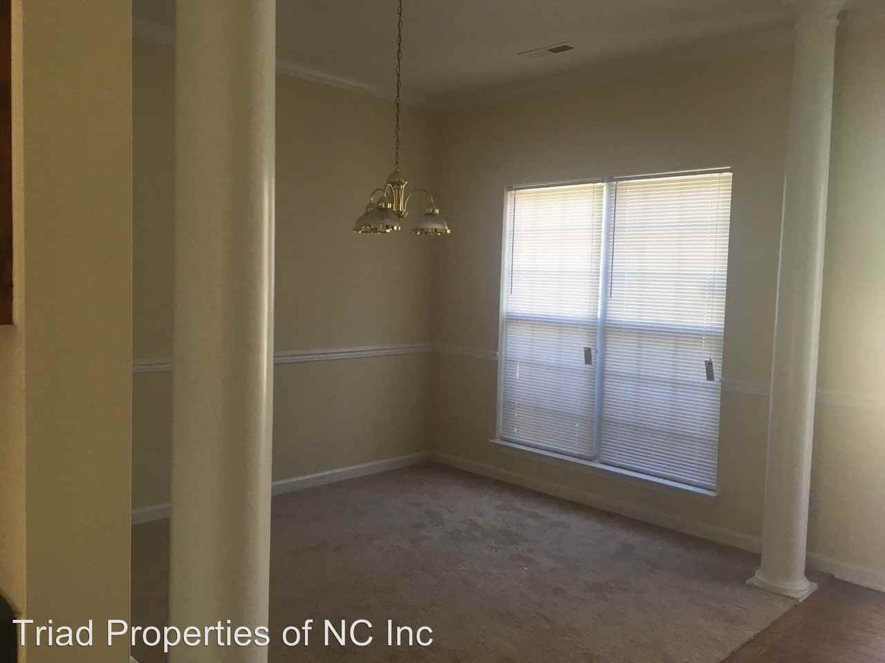 4306 Chimney Springs Dr - Photo 3 of 18