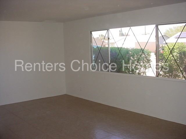 2921 E Shangri La Rd - Photo 2 of 24