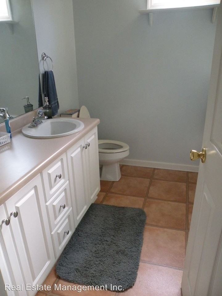 239 Rankin Ct - Photo 2 of 18