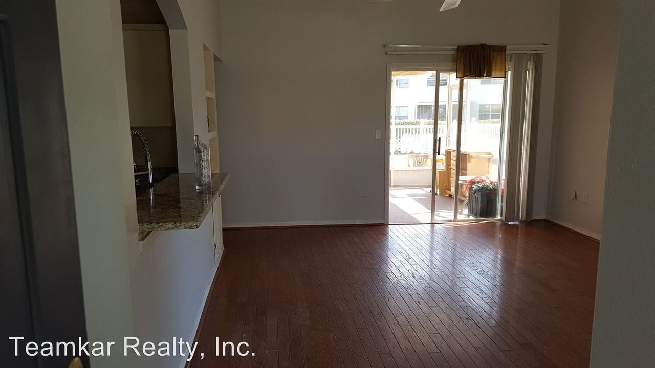 7814 Hancock St - Photo 3 of 10