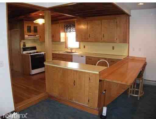 214 Adams Ave #1 - Photo 3 of 10