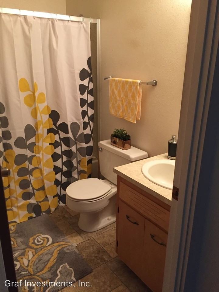 Columbia View Apts 16-plex 1201 River Dr. - Photo 3 of 6