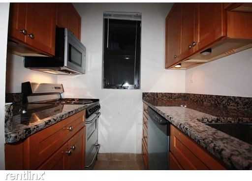 12 Stoneholm St #511