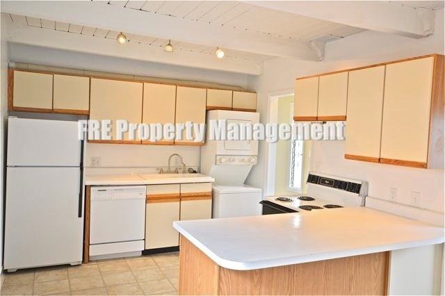 614 N Columbus St #A