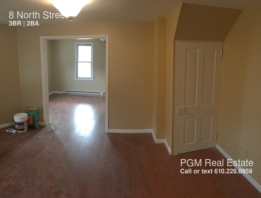 8 N 8th Ave - Photo 3 of 10