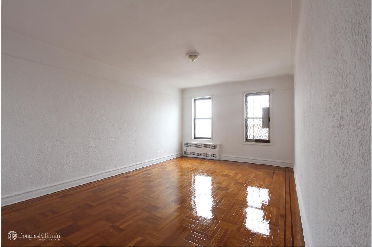 1411 Avenue N F7 - Photo 3 of 4