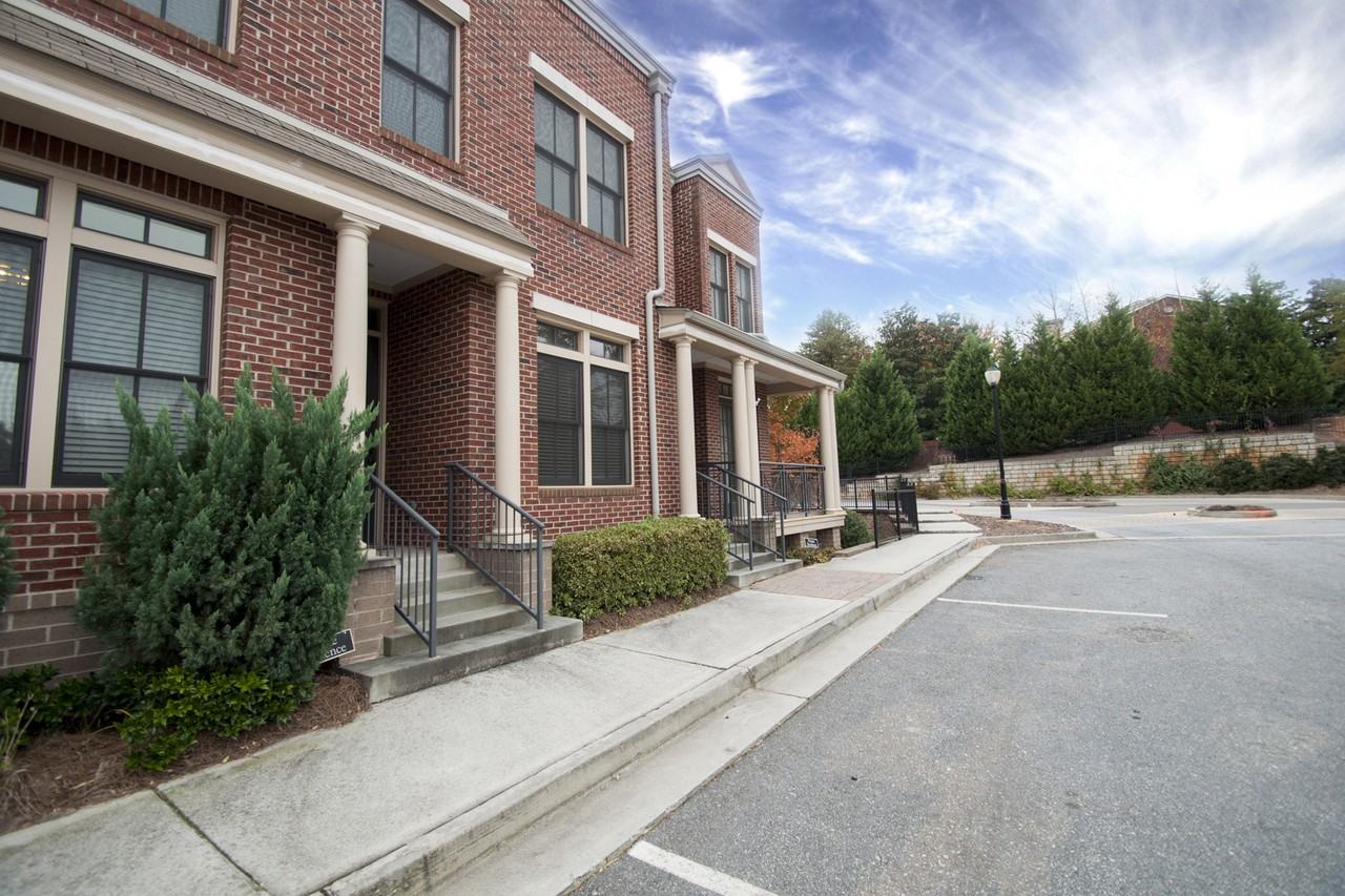 4668 Magnolia Commons - Photo 2 of 26