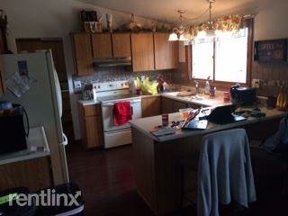 2760 Allouez Ave - Photo 2 of 6