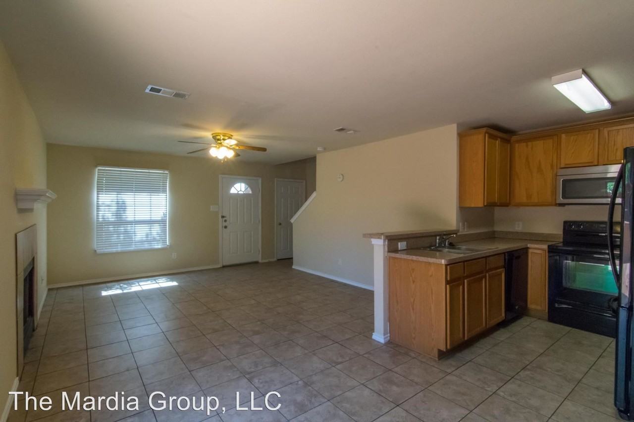 2704 Clemson Cir #A - Photo 3 of 17