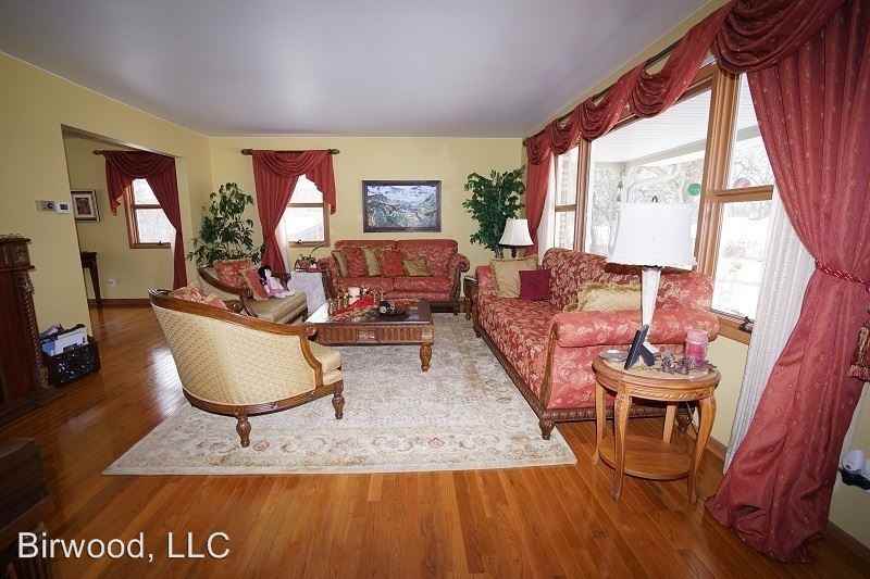 4722 Lafayette Dr - Photo 2 of 13