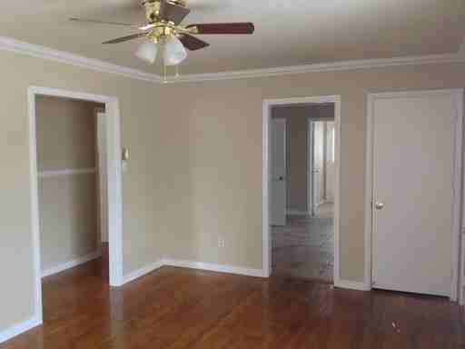 1054 Barlen Dr - Photo 3 of 4