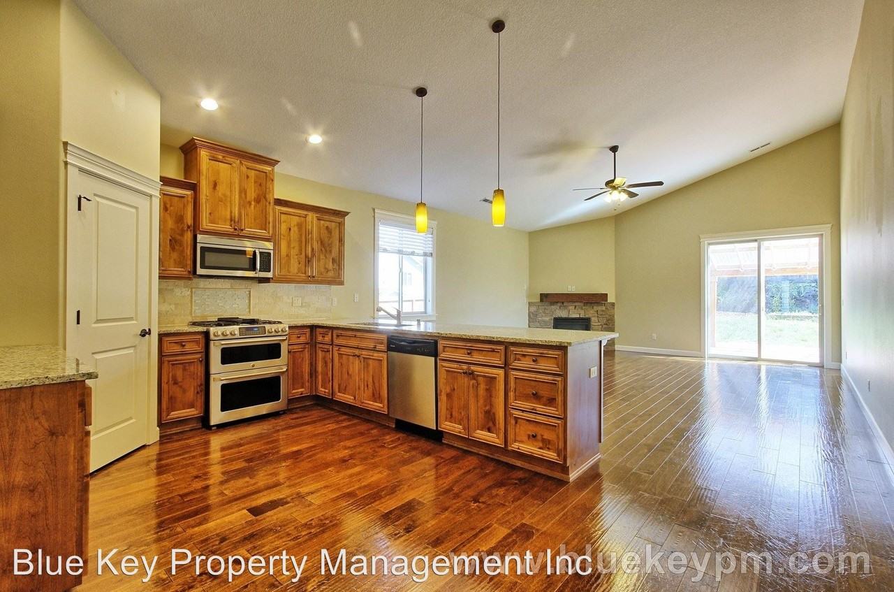 1533 W F Pl - Photo 2 of 18