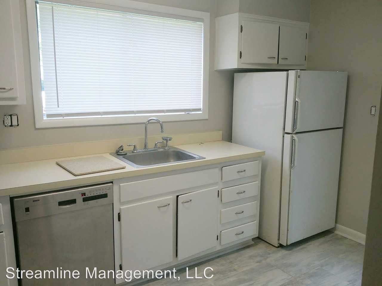10031 Renfrew Rd - Photo 2 of 10