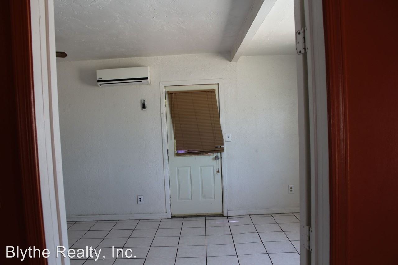 1825 S 11th Ave - Photo 3 of 8