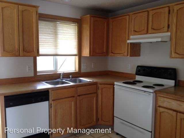 1505 NE 20th Ave - Photo 2 of 3