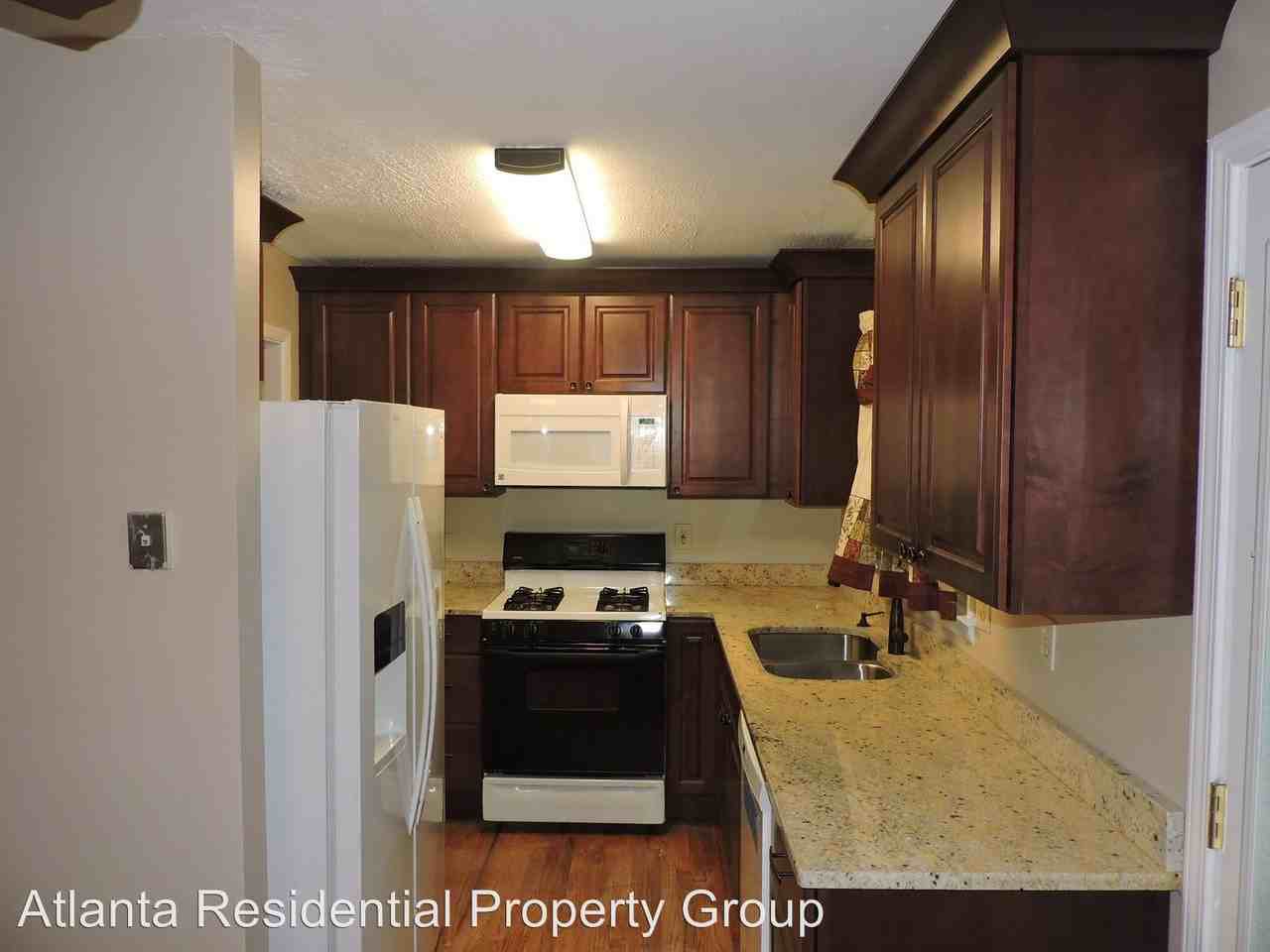 363 Utoy Cir SW - Photo 3 of 33