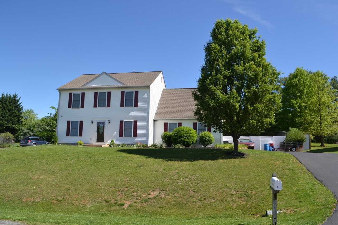 97 Pheasant Run - Photo 2 of 24