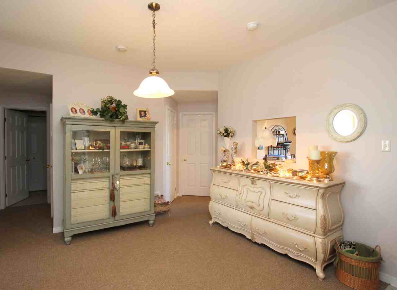 130 Briargate Private - Photo 3 of 10