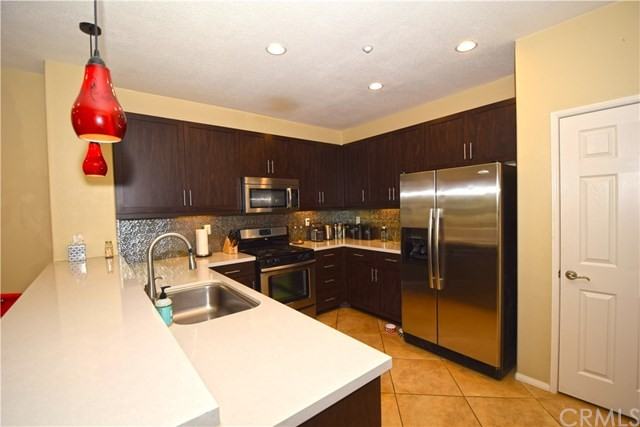 16 Parker St - Photo 3 of 33