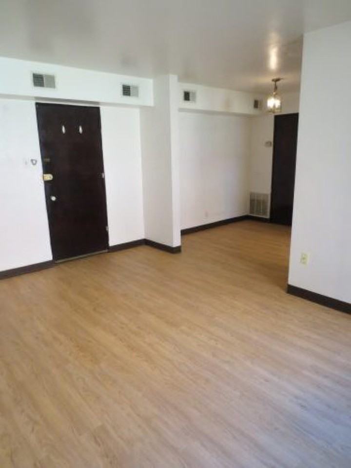 5712 Phillips Ave #B3 - Photo 6 of 101