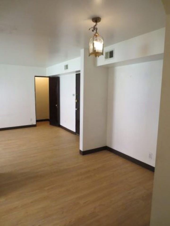 5712 Phillips Ave #B3 - Photo 2 of 101