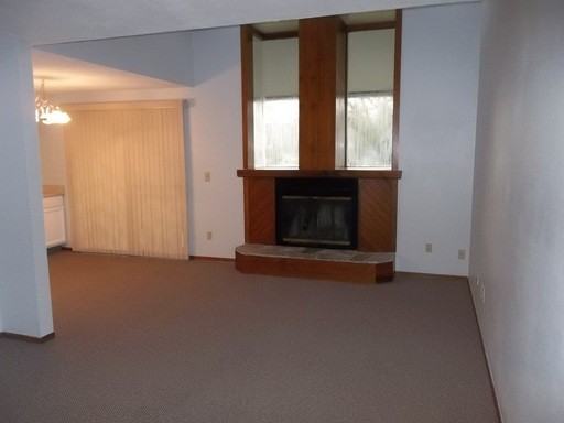 307 NE 85th St - Photo 2 of 6